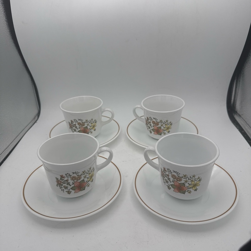 VTG Corelle Indian Summer  4 Tea Cups And 4 Saucers